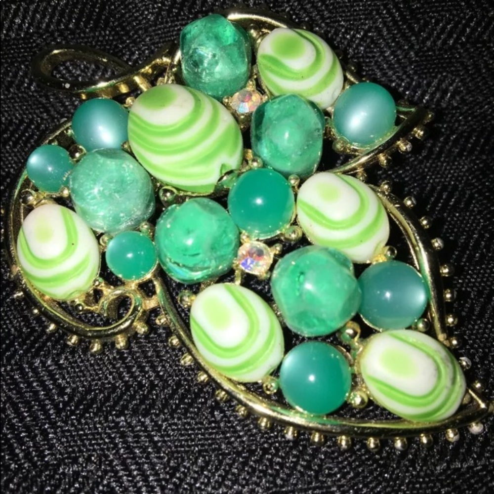 Vintage Large Green & gold-tone sparkly Brooch